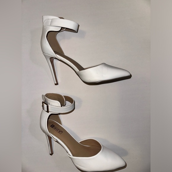 IDIFU White Ankle Strap Heels - Picture 4 of 10